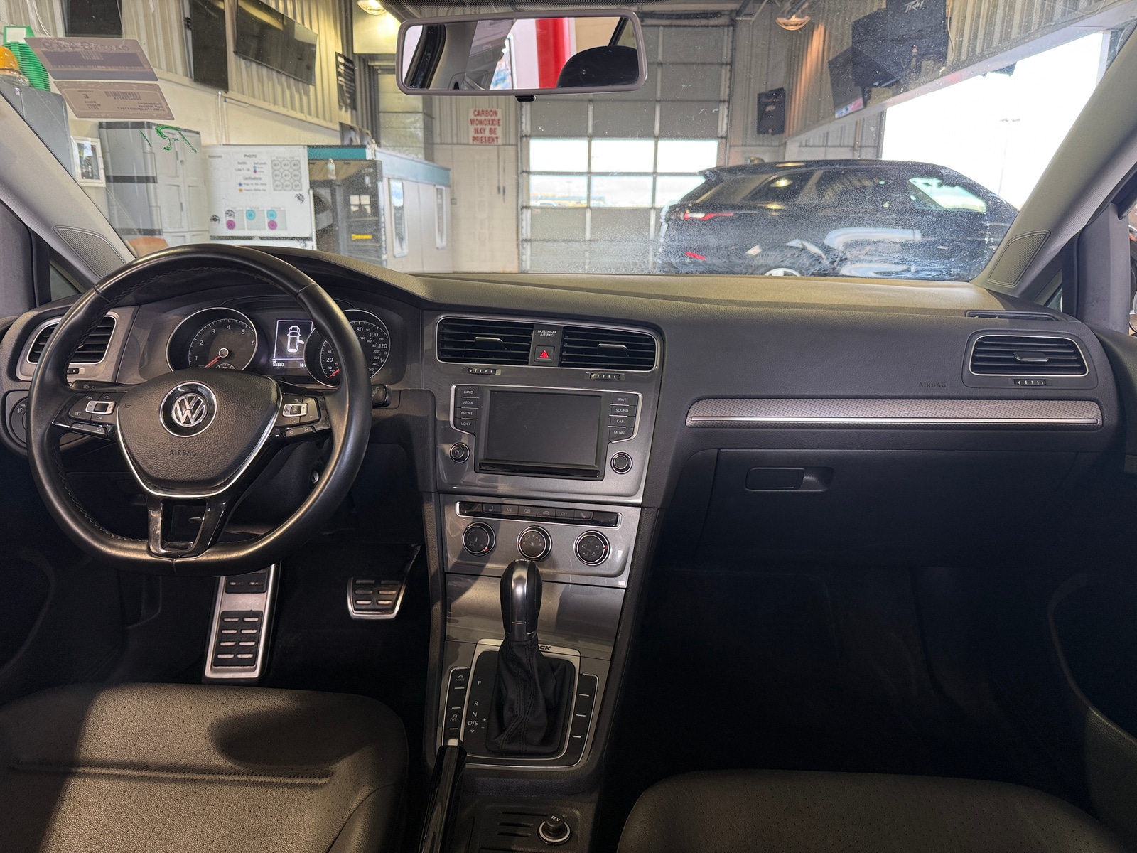 Thumbnail: 2017 Volkswagen Golf - 2