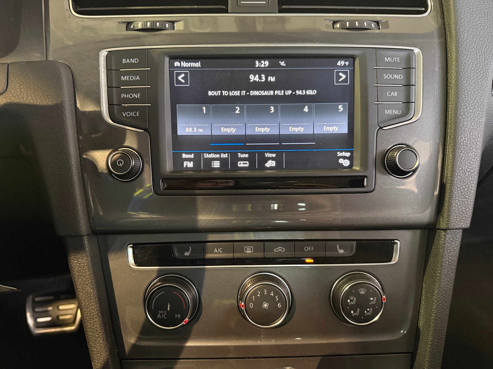 Thumbnail: 2017 Volkswagen Golf - 3