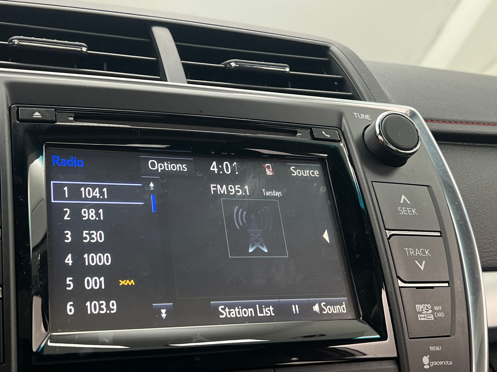 Thumbnail: 2015 Toyota Camry - 4