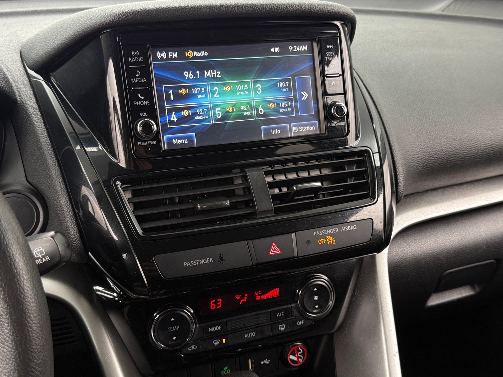 Thumbnail: 2023 Mitsubishi Eclipse Cross - 4