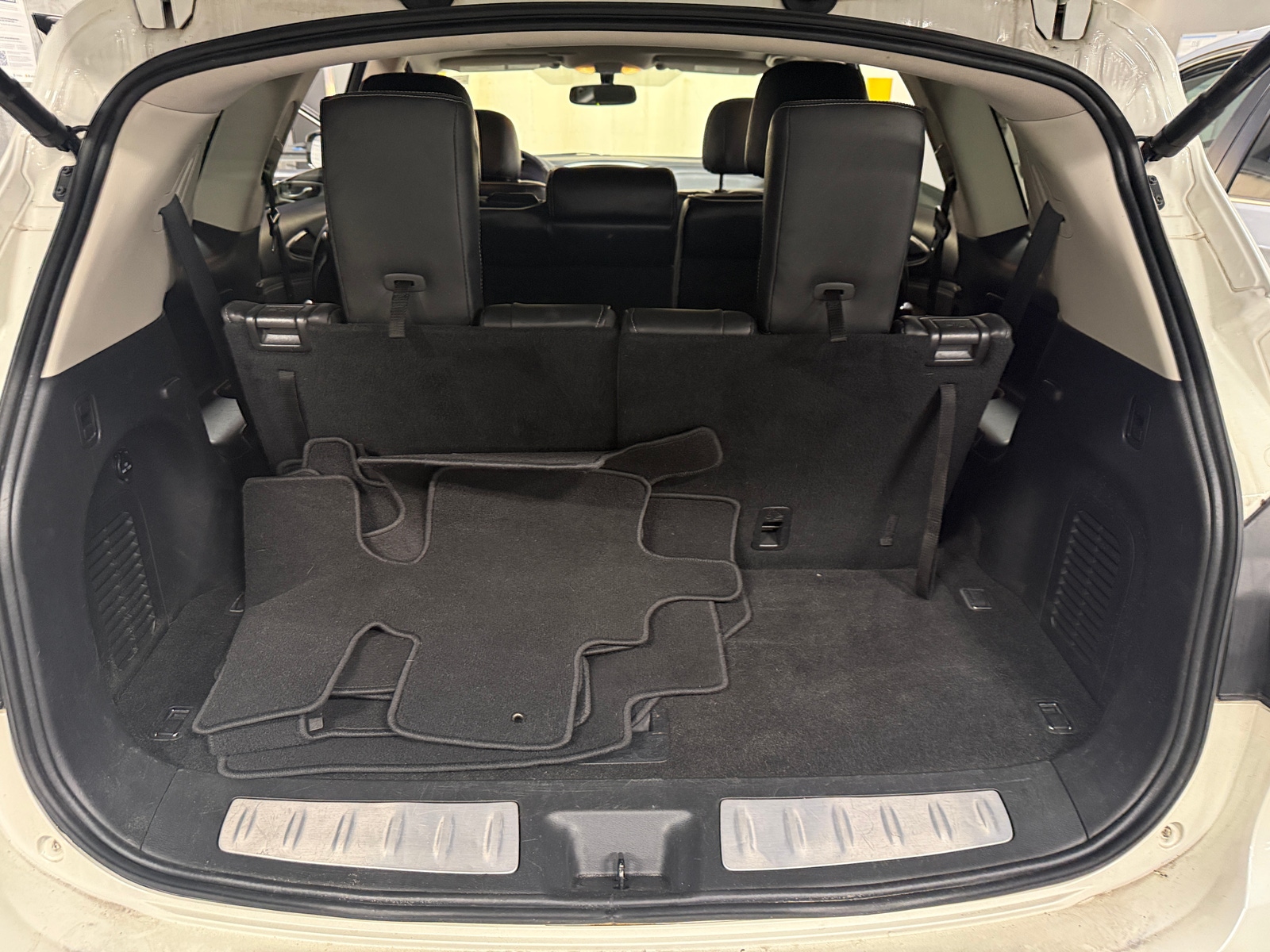 Thumbnail: 2017 INFINITI QX60 - 6