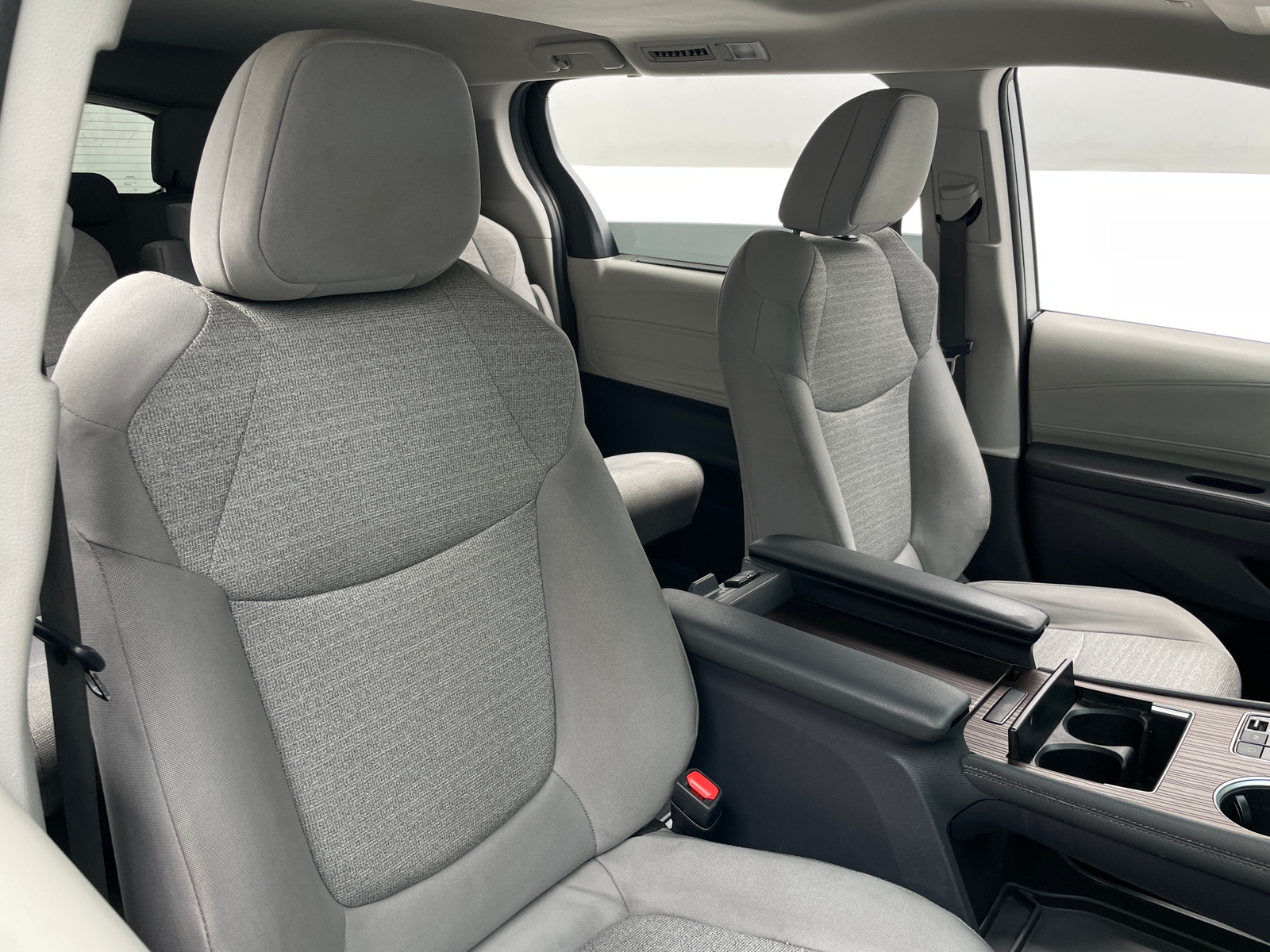 Thumbnail: 2021 Toyota Sienna - 2