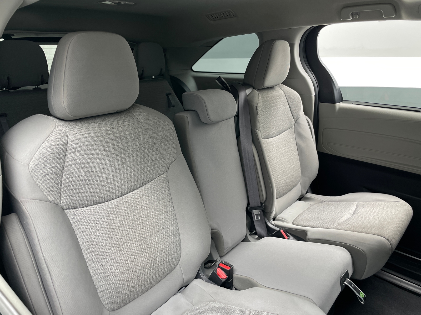 Thumbnail: 2021 Toyota Sienna - 6