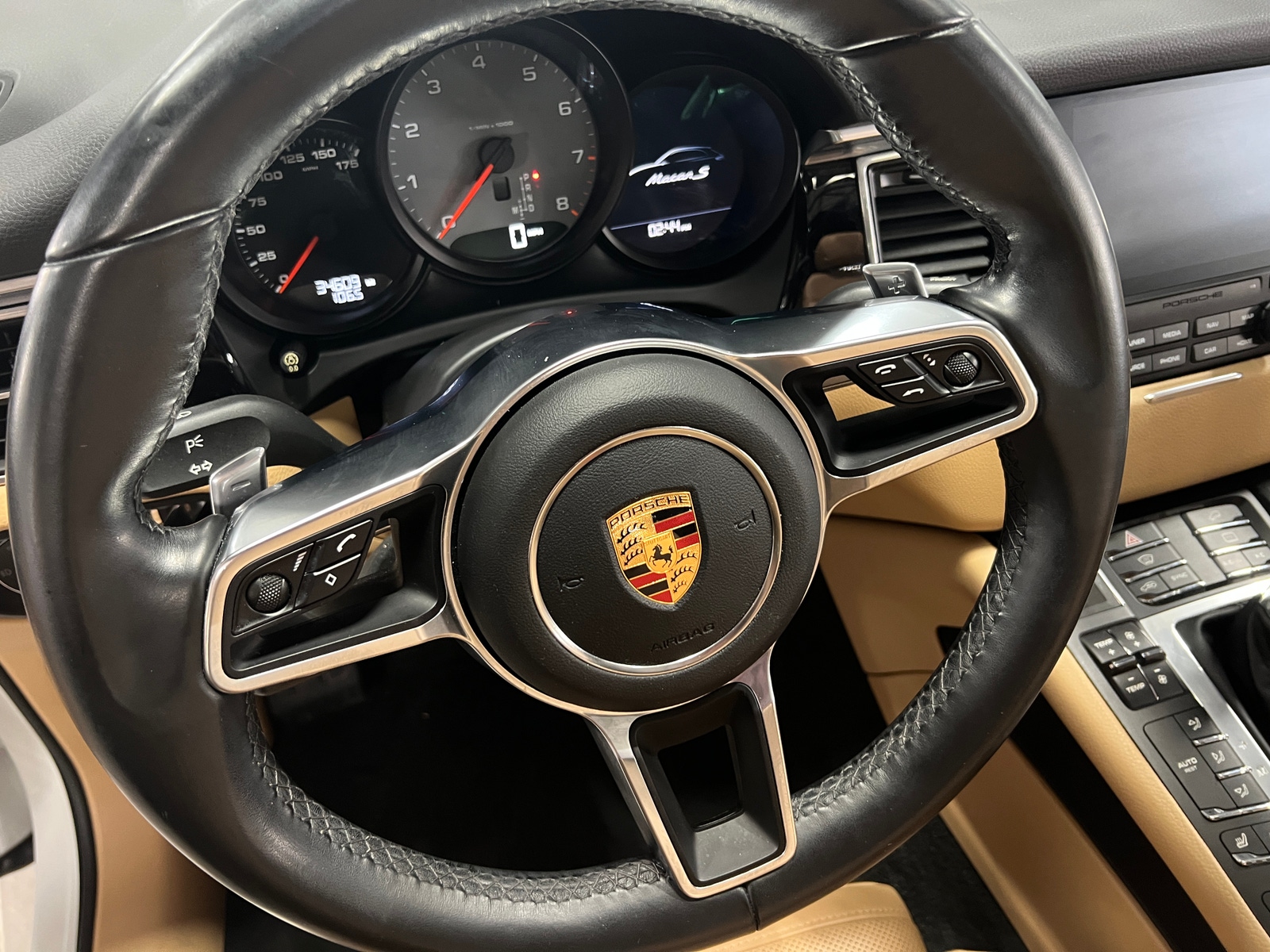 Thumbnail: 2018 Porsche Macan - 4