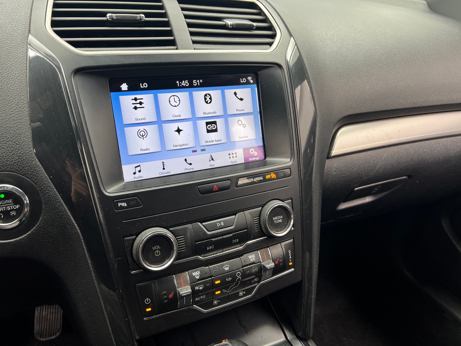 Thumbnail: 2019 Ford Explorer - 4