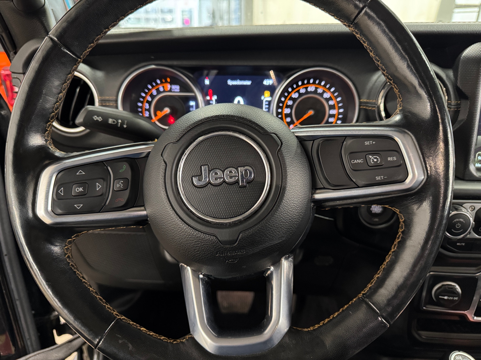 Thumbnail: 2021 Jeep Gladiator - 4