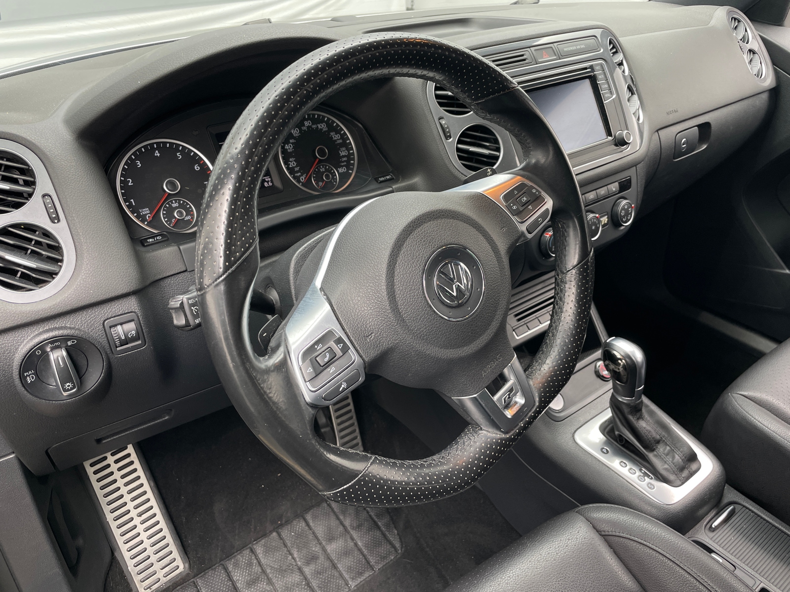 Thumbnail: 2016 Volkswagen Tiguan - 5