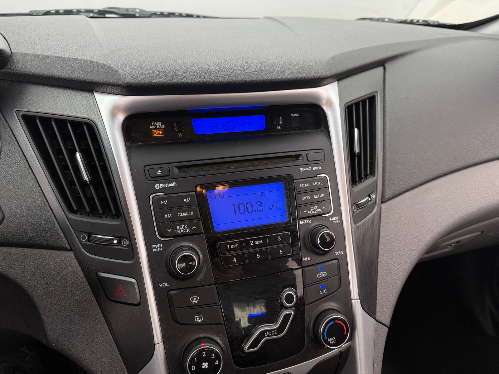 Thumbnail: 2011 Hyundai Sonata - 4