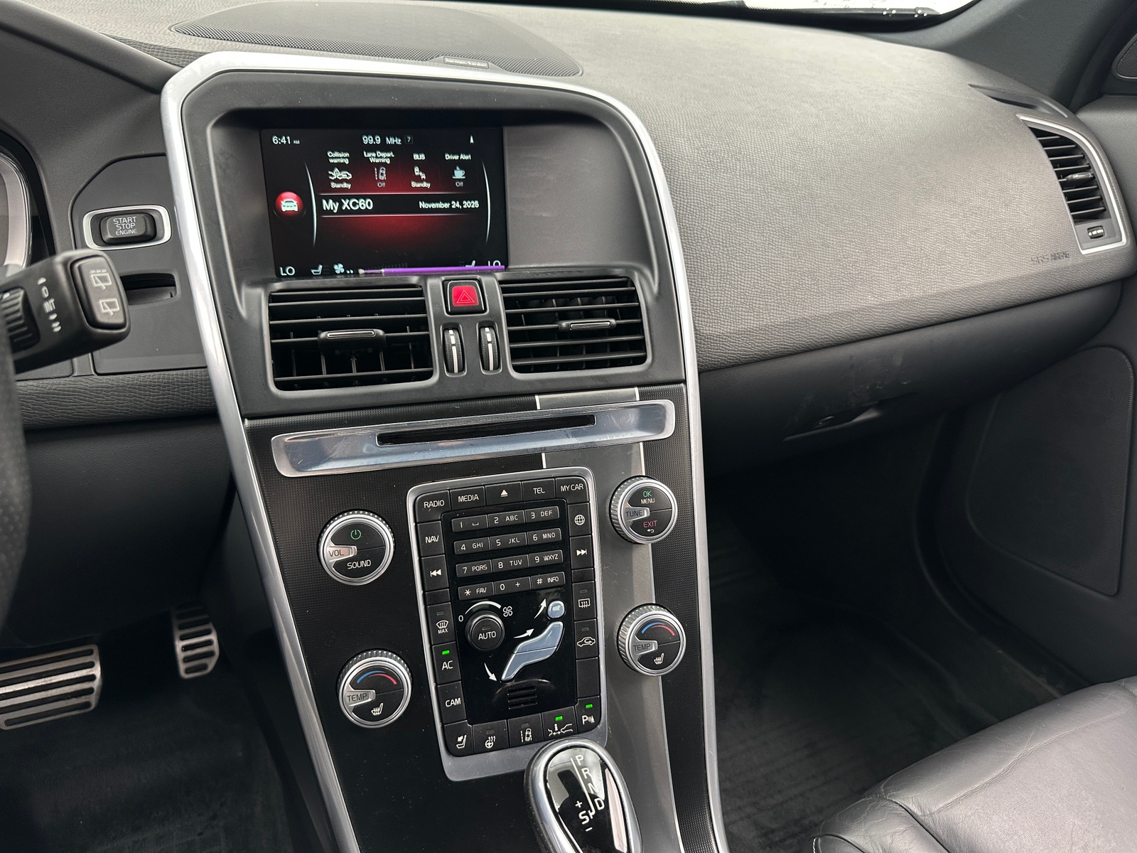 Thumbnail: 2016 Volvo XC60 - 3