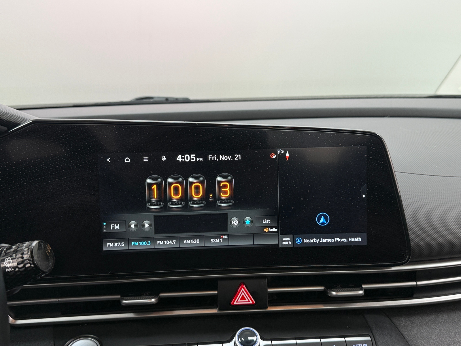 Thumbnail: 2023 Hyundai Elantra - 4