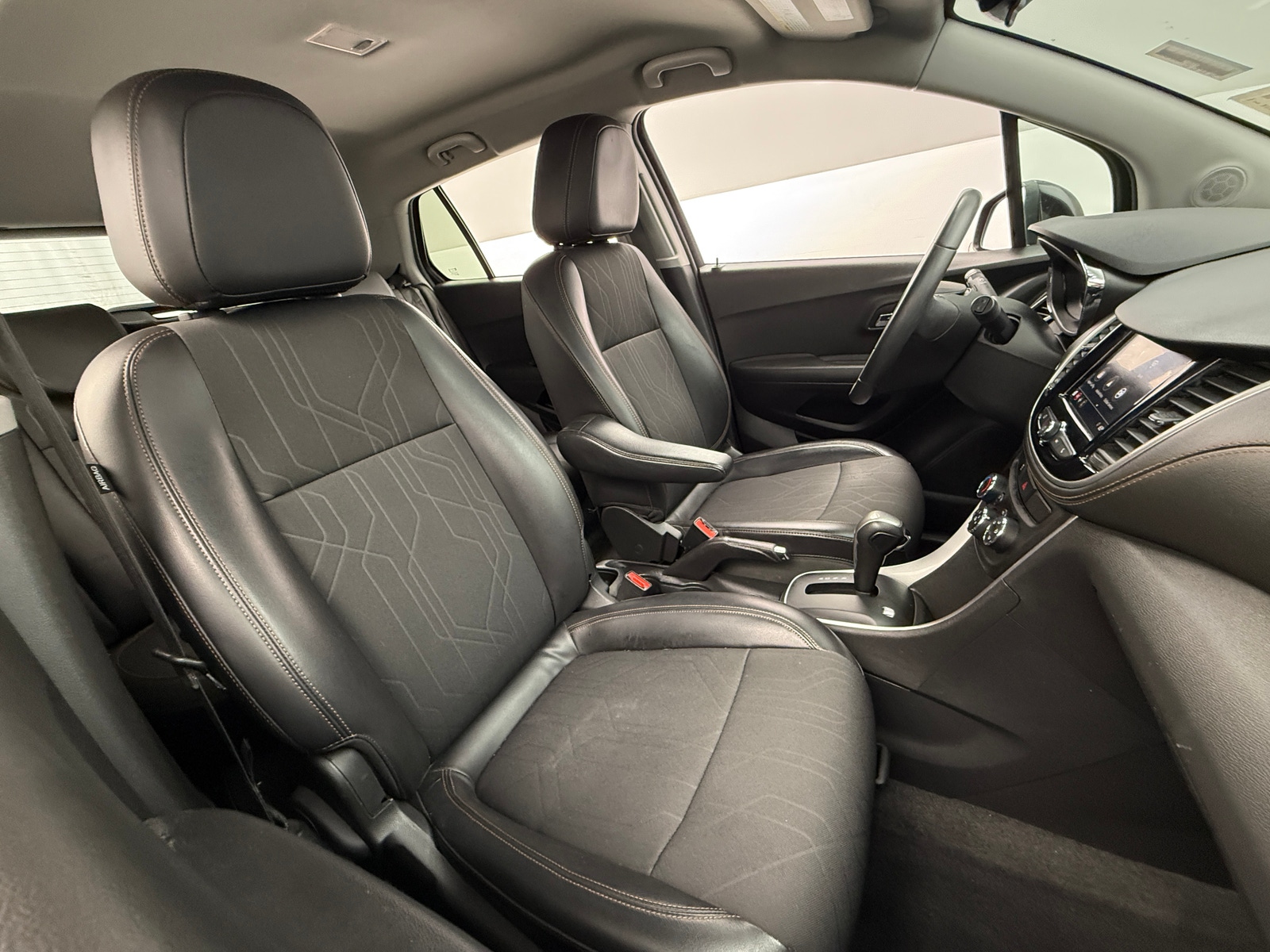 Thumbnail: 2020 Chevrolet Trax - 2