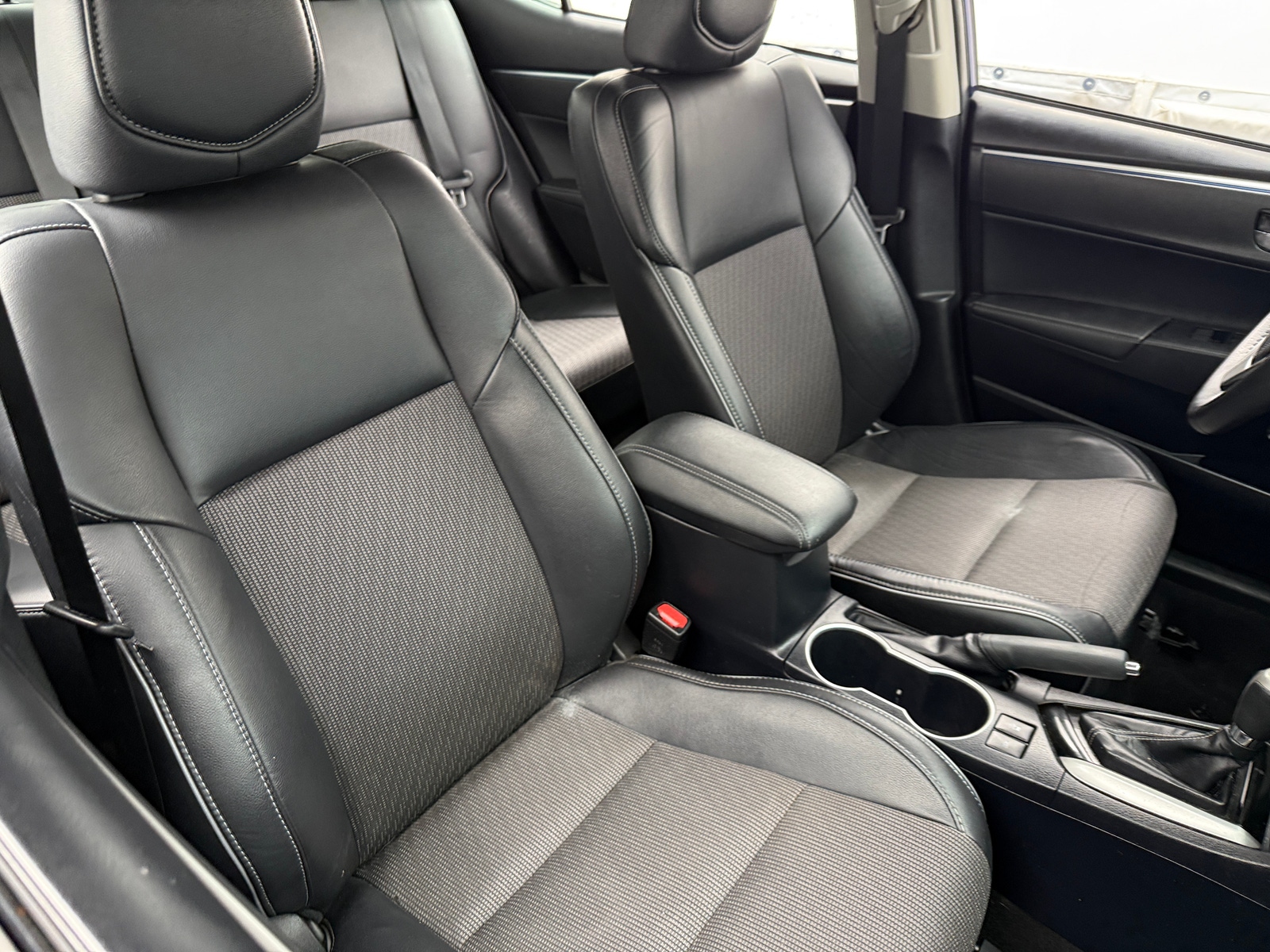 Thumbnail: 2016 Toyota Corolla - 2