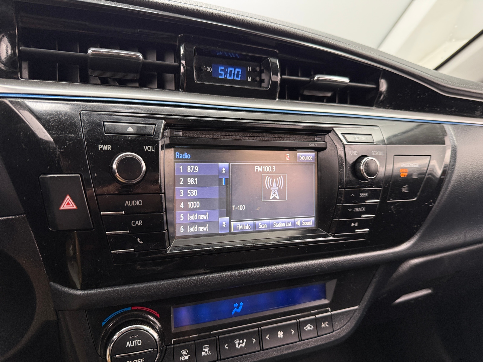 Thumbnail: 2016 Toyota Corolla - 4