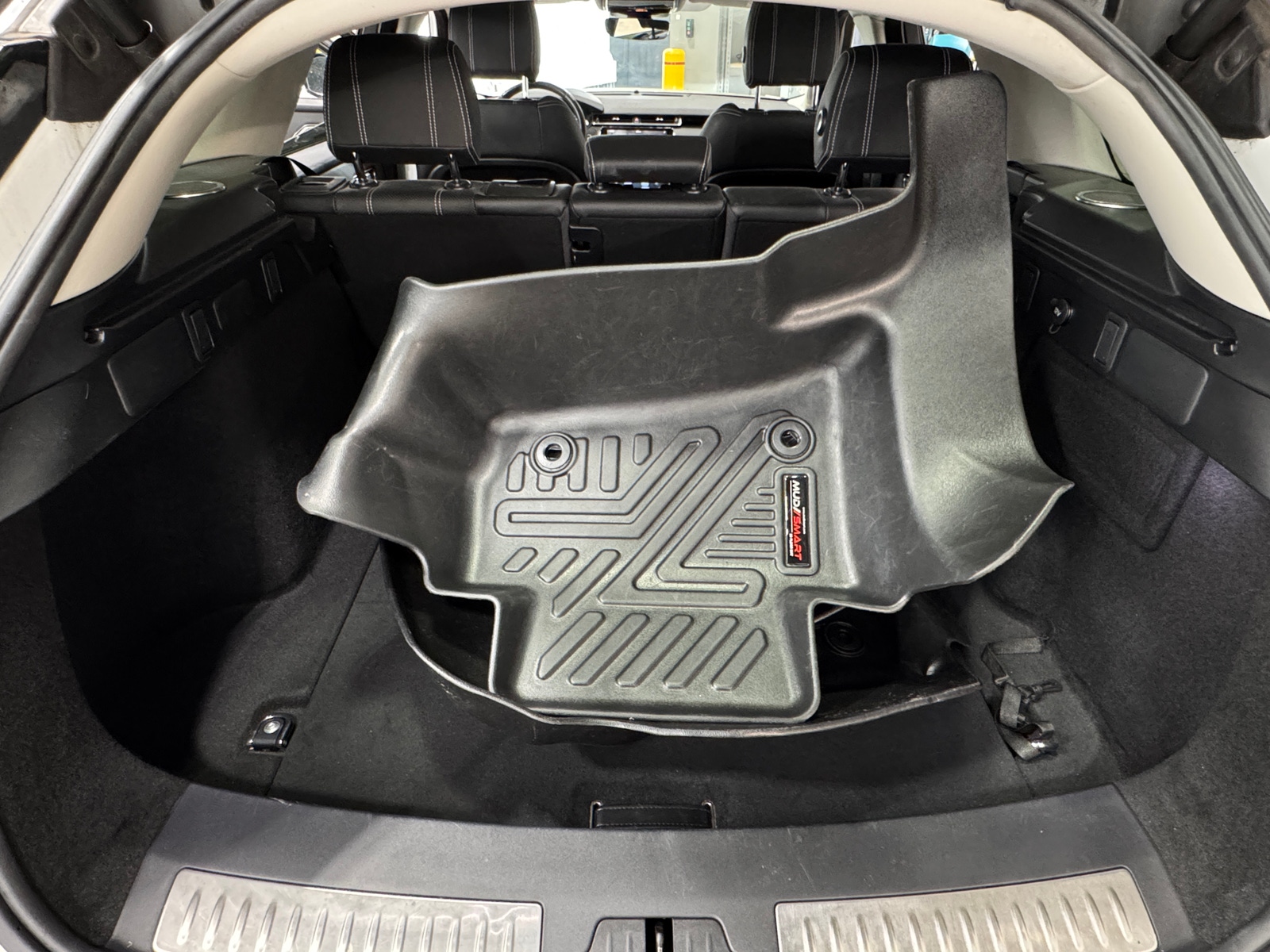 Thumbnail: 2018 Land Rover Range Rover Velar - 6