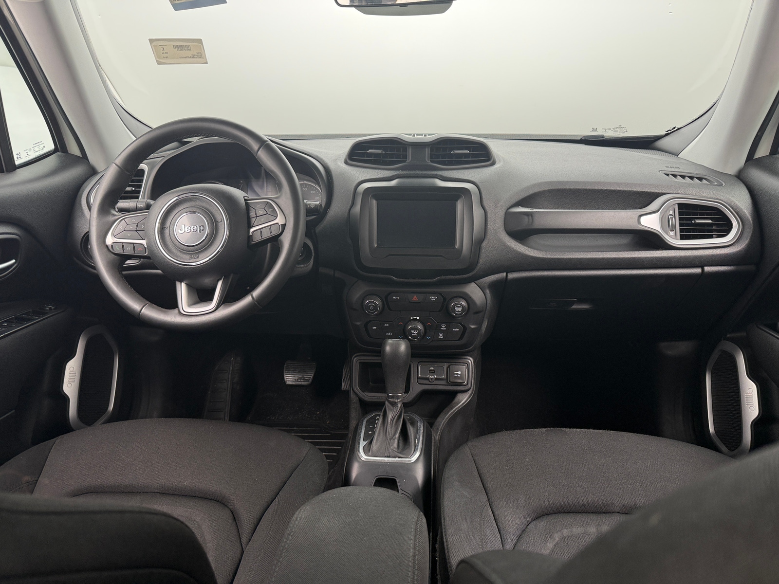 Thumbnail: 2018 Jeep Renegade - 3