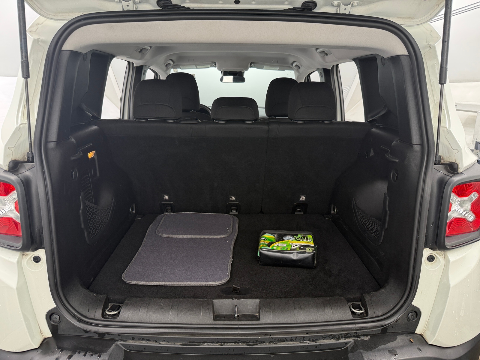 Thumbnail: 2018 Jeep Renegade - 7