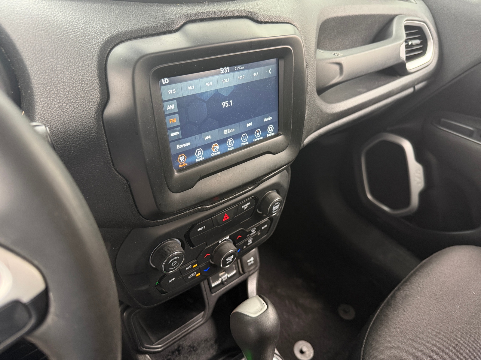 Thumbnail: 2018 Jeep Renegade - 4