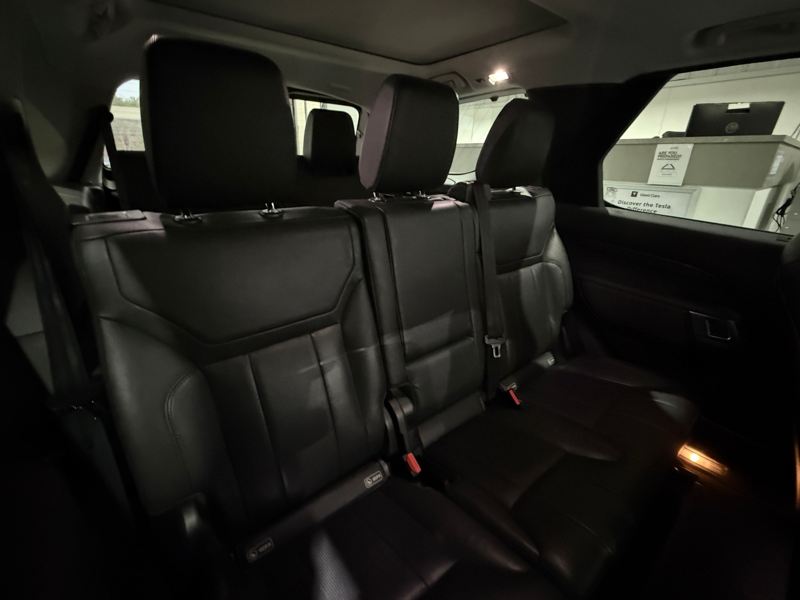 Thumbnail: 2018 Land Rover Discovery - 5