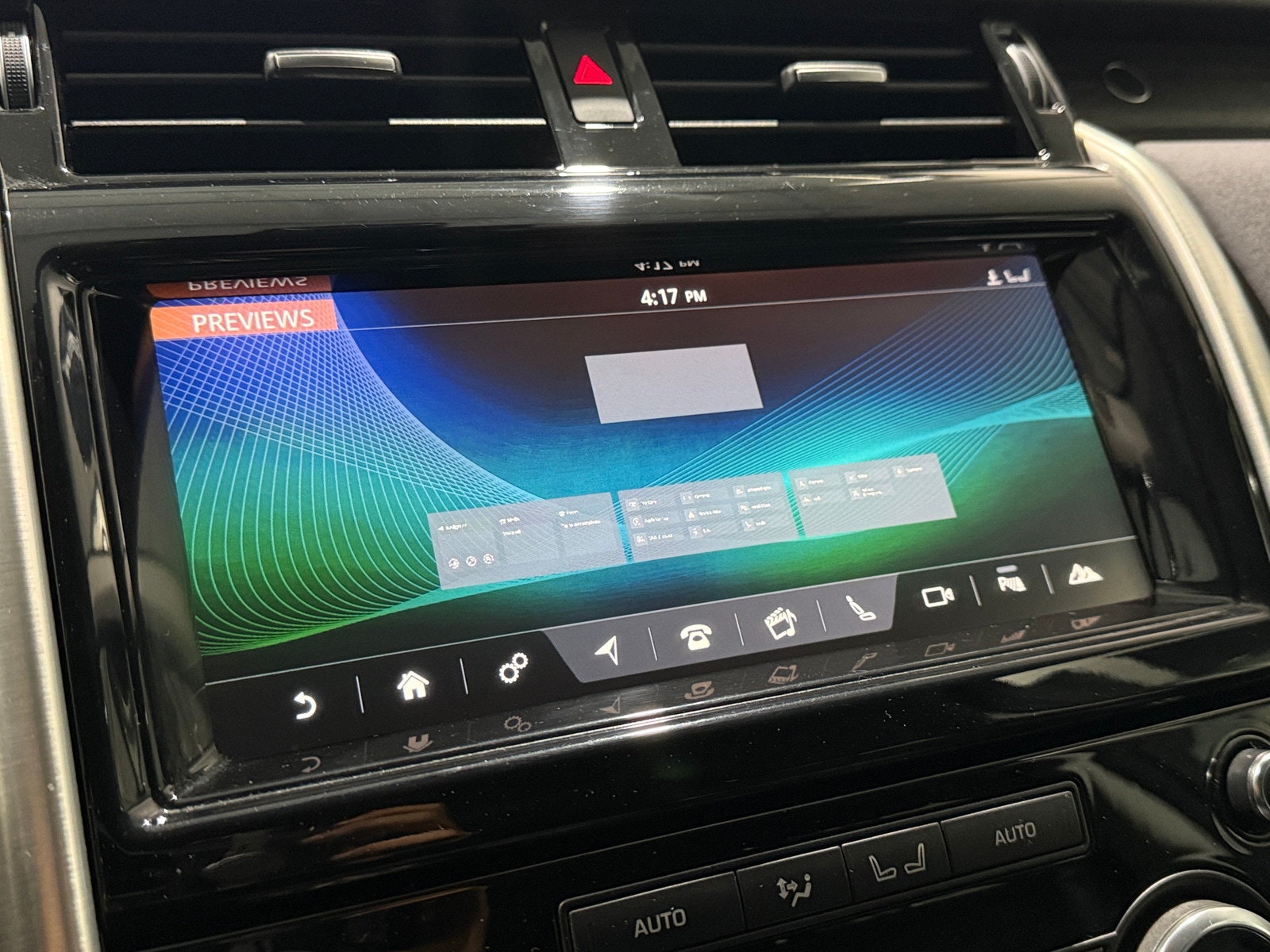 Thumbnail: 2018 Land Rover Discovery - 3