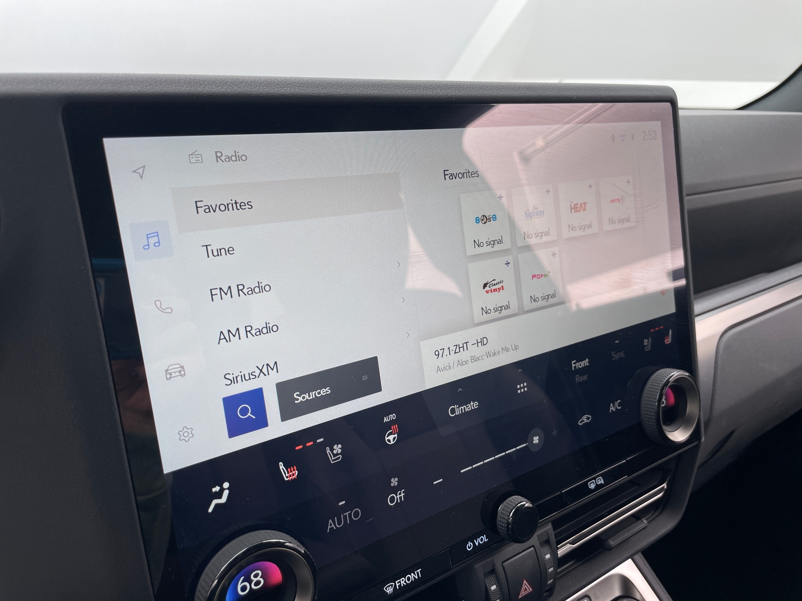 Thumbnail: 2024 Lexus GX - 3