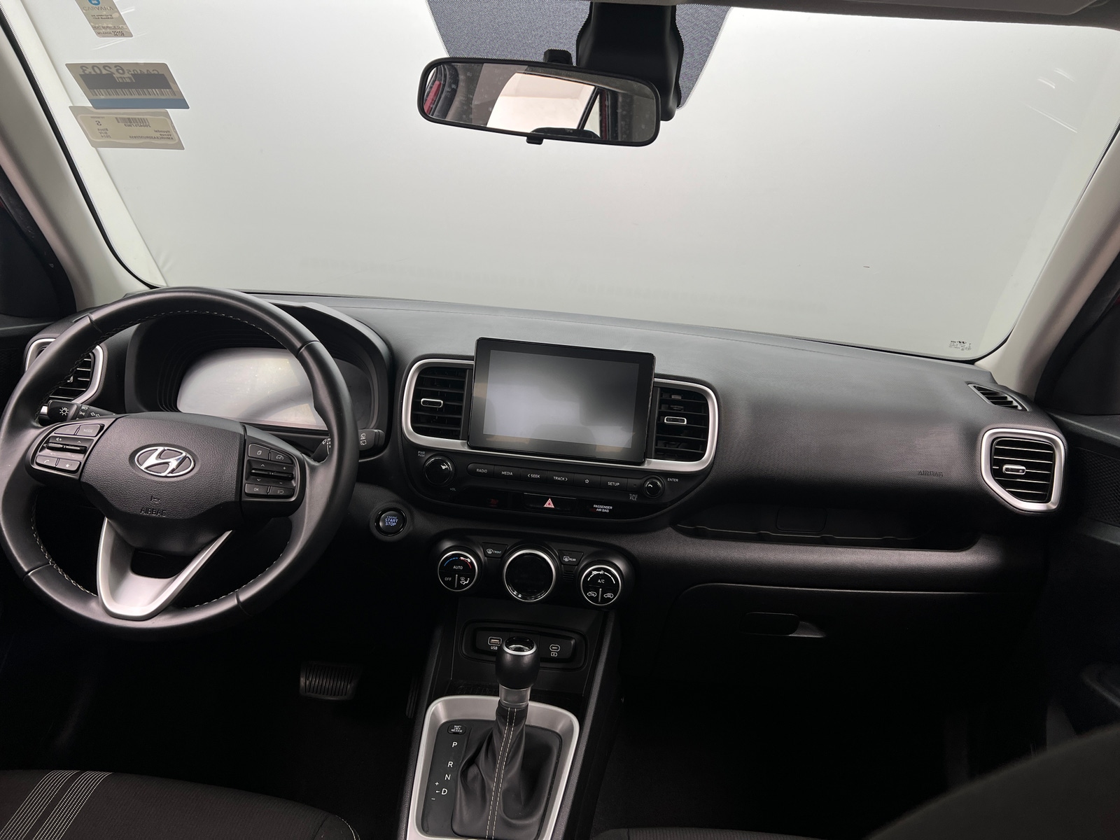 Thumbnail: 2024 Hyundai Venue - 3