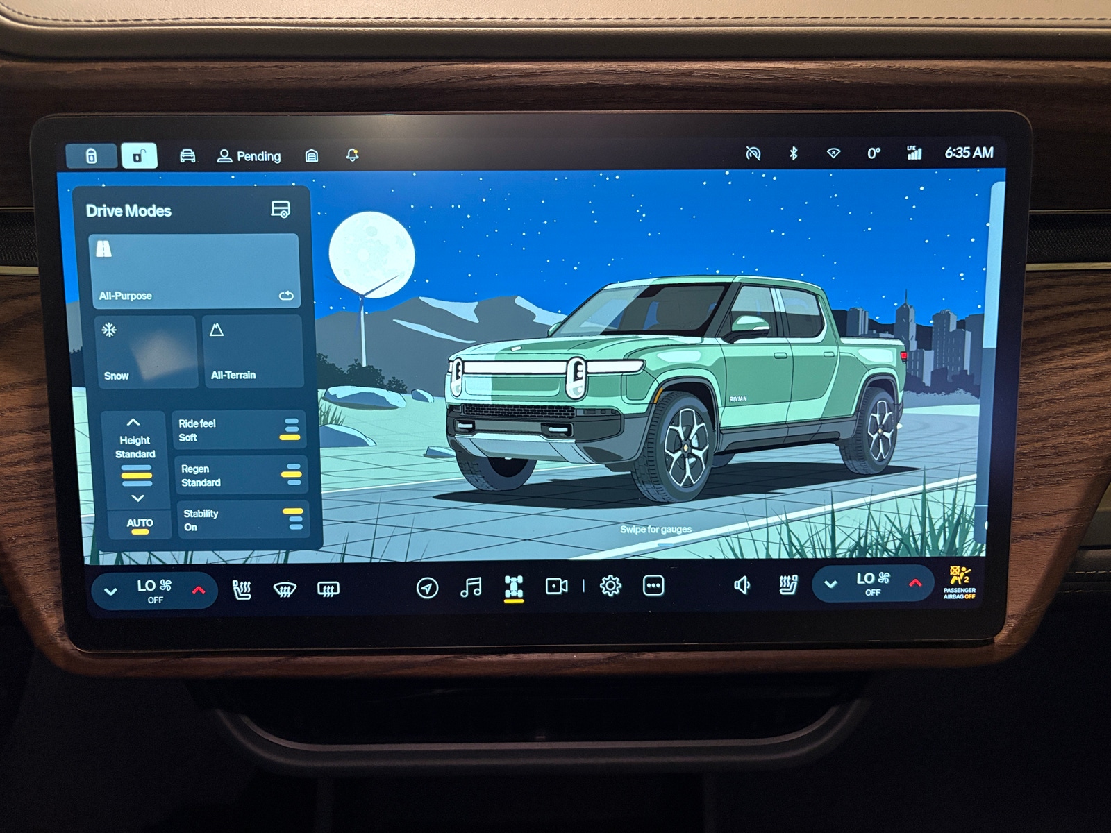 Thumbnail: 2023 Rivian R1T - 3