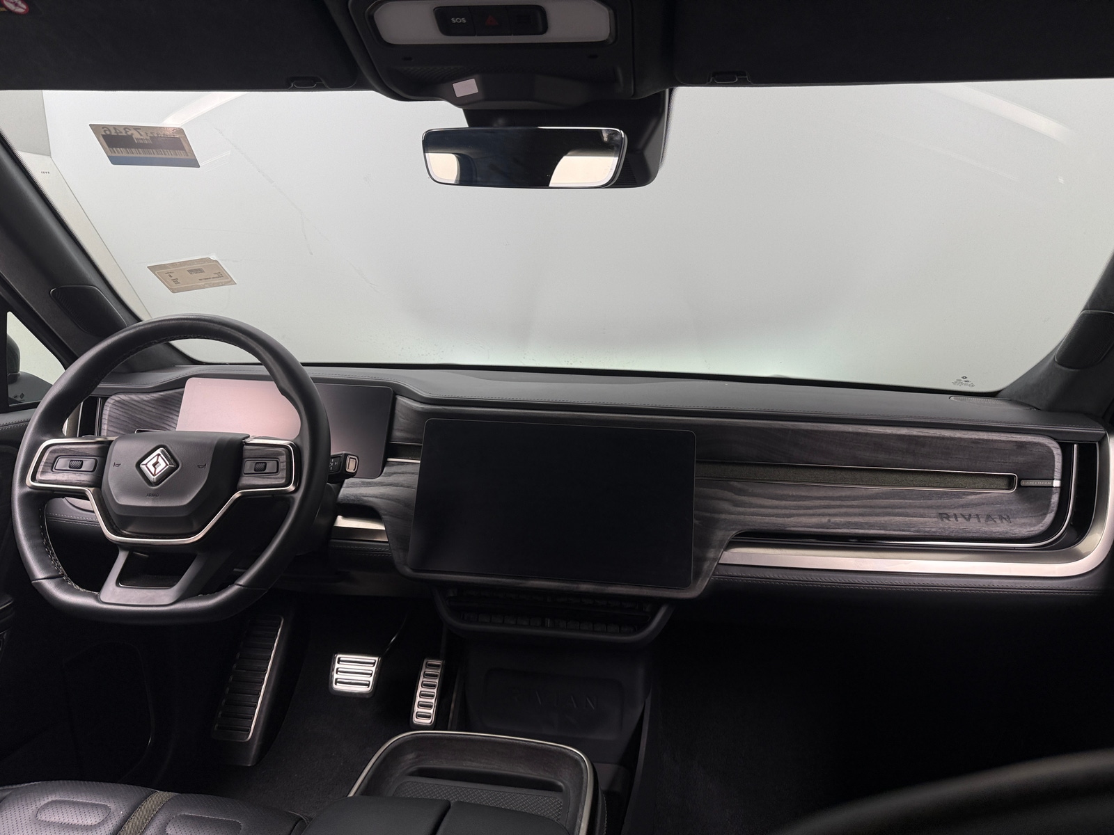 Thumbnail: 2022 Rivian R1S - 2