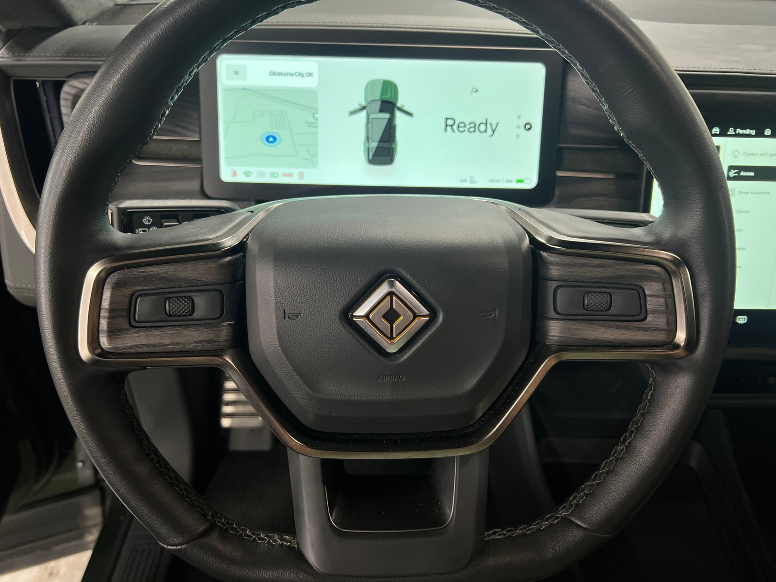 Thumbnail: 2022 Rivian R1S - 4