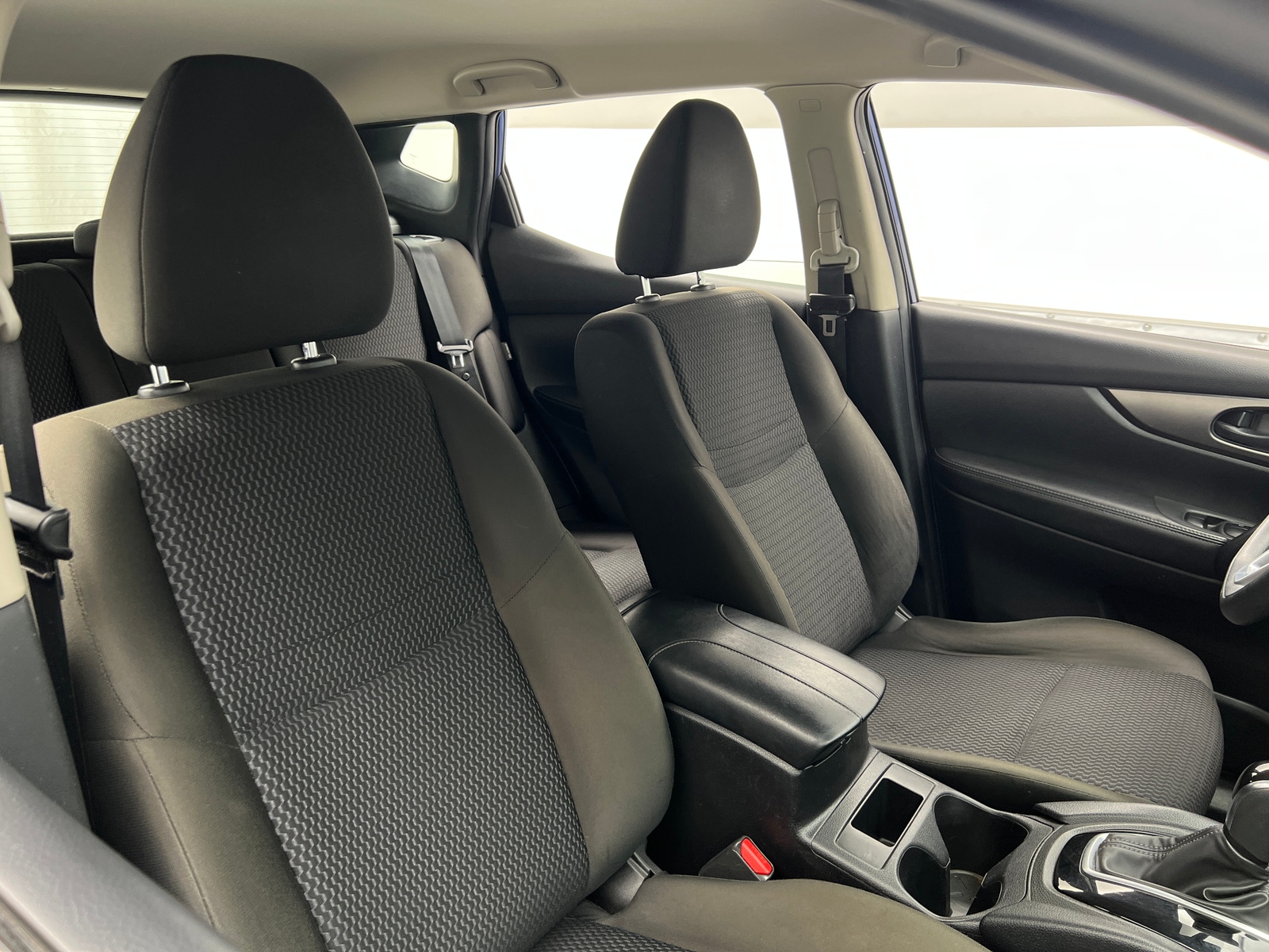 Thumbnail: 2021 Nissan Rogue Sport - 2