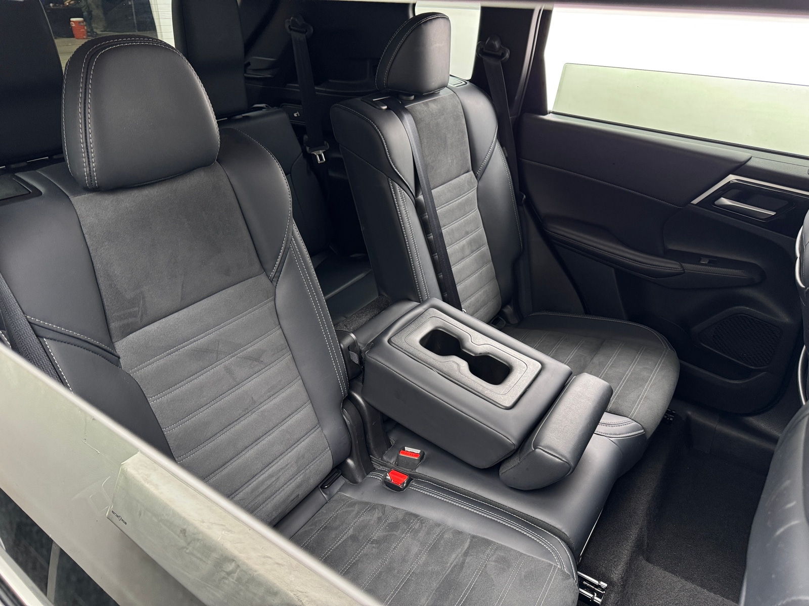 Thumbnail: 2024 Mitsubishi Outlander - 5