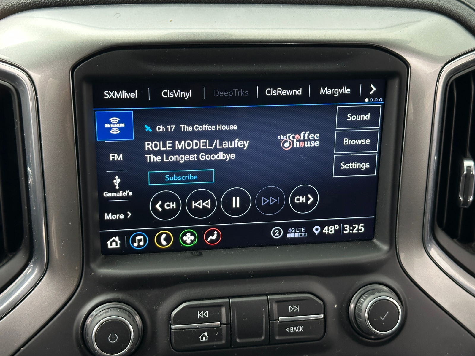 Thumbnail: 2020 Chevrolet Silverado 1500 - 3