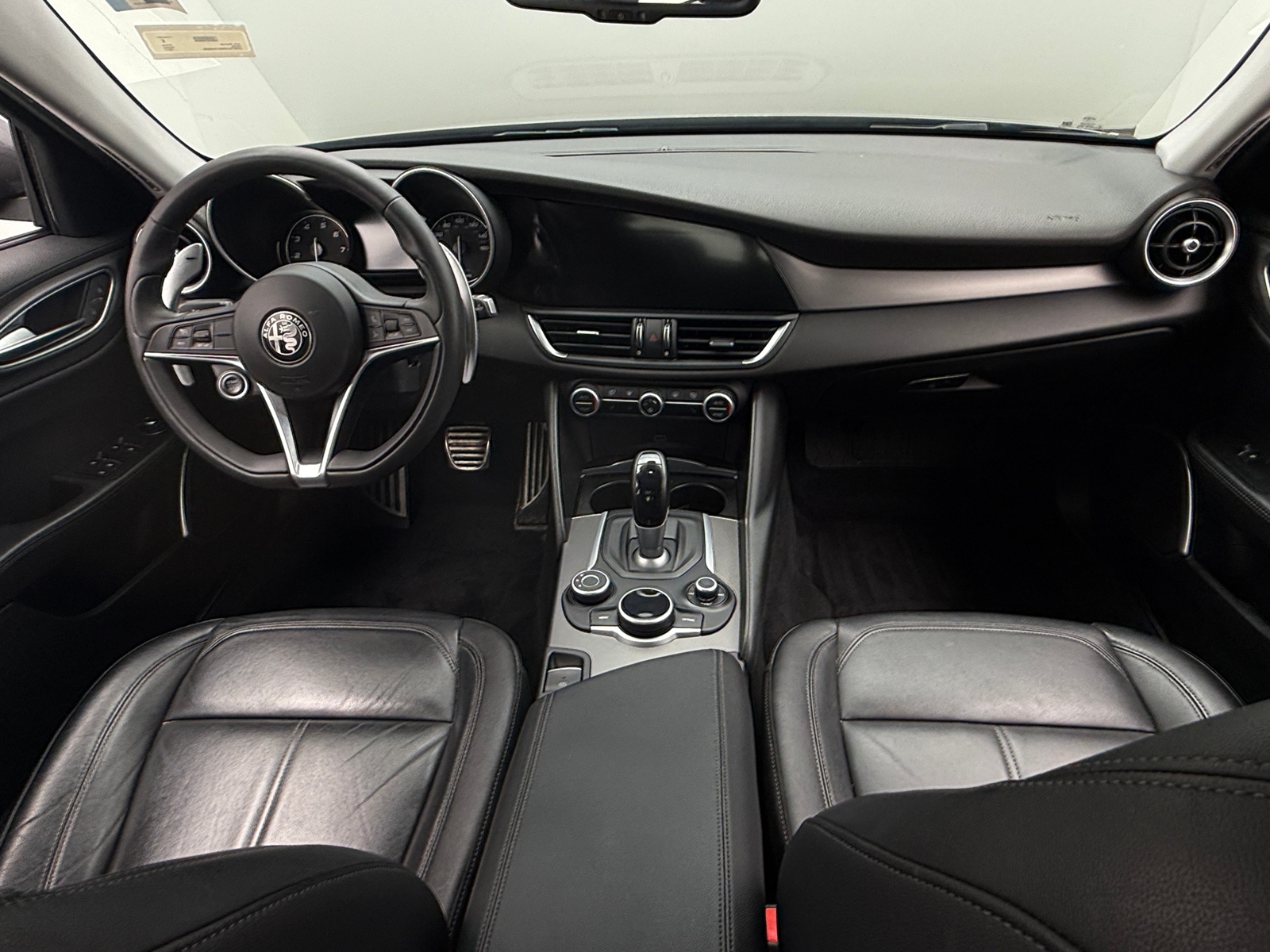 Thumbnail: 2017 Alfa Romeo Giulia - 2