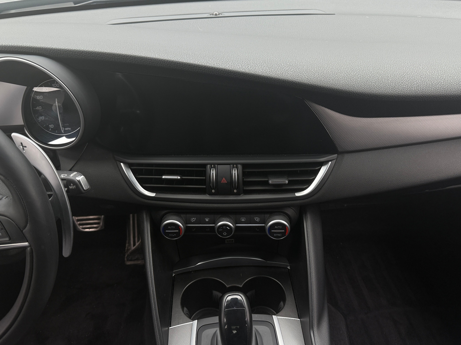 Thumbnail: 2017 Alfa Romeo Giulia - 3