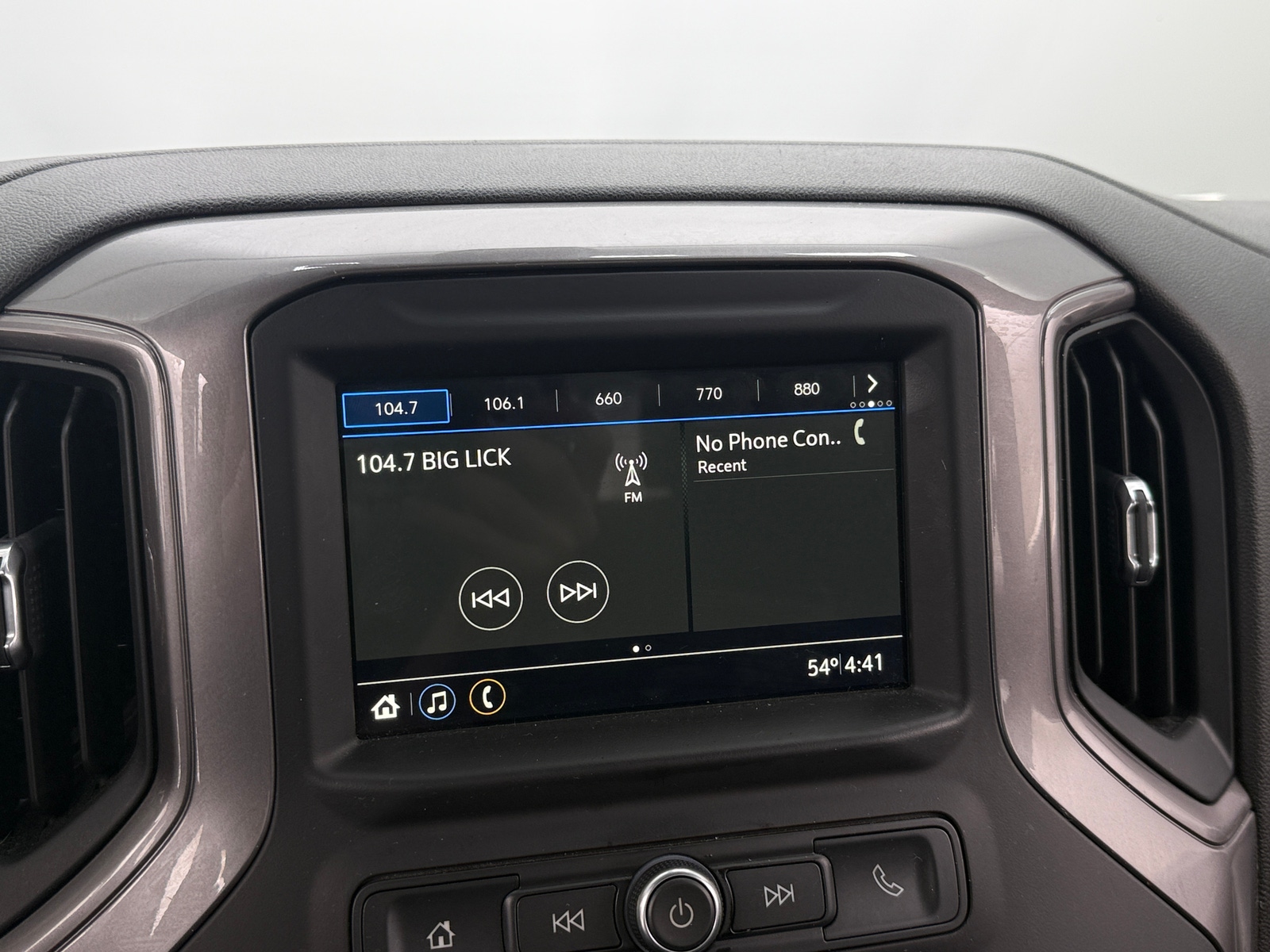 Thumbnail: 2019 Chevrolet Silverado 1500 - 4