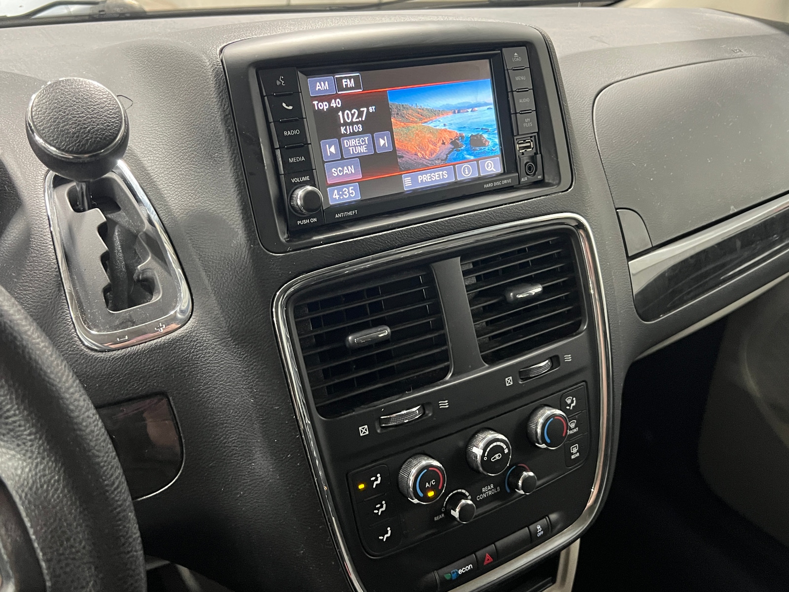 Thumbnail: 2018 Dodge Grand Caravan - 4