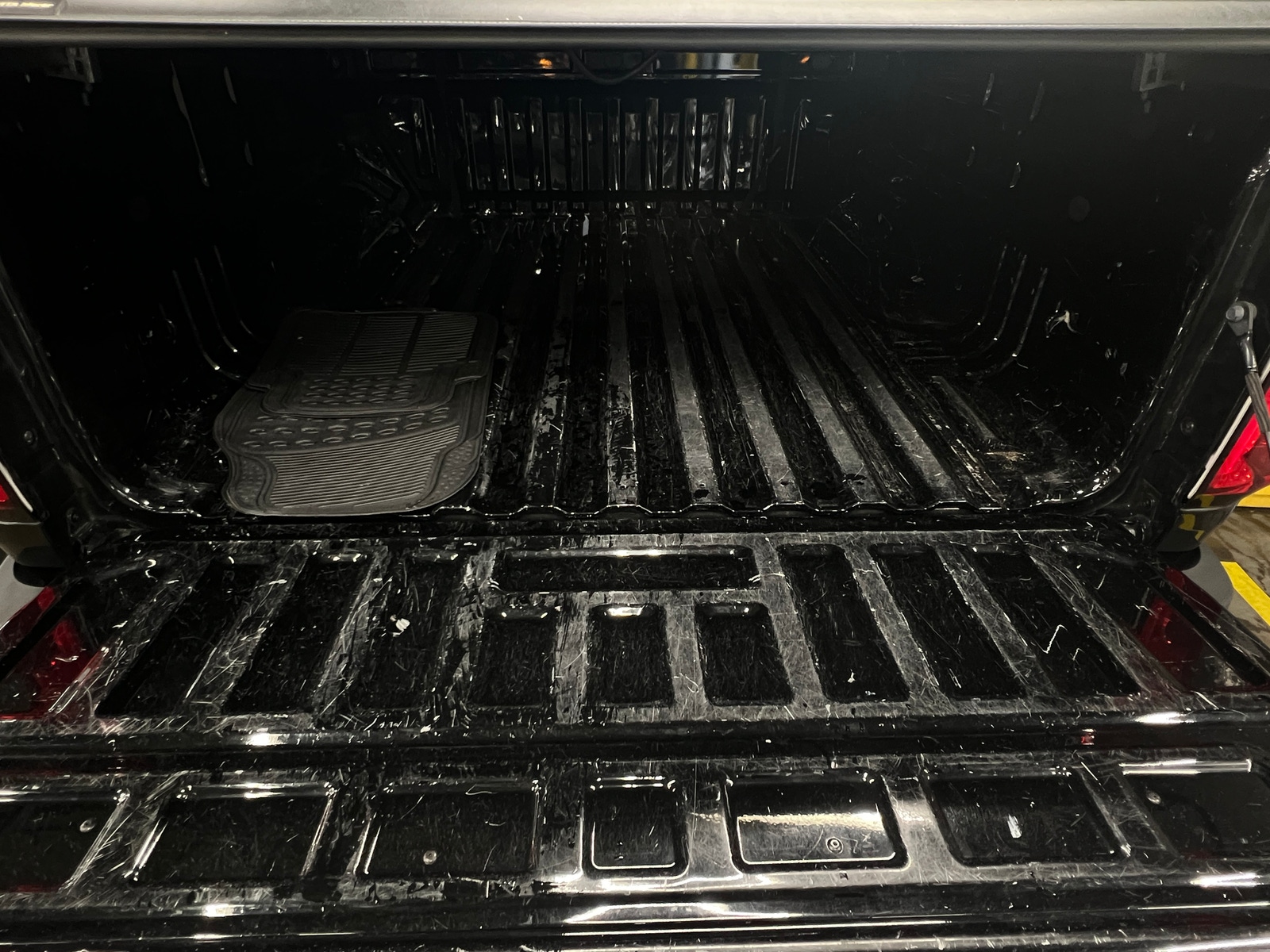 Thumbnail: 2022 Chevrolet Colorado - 7