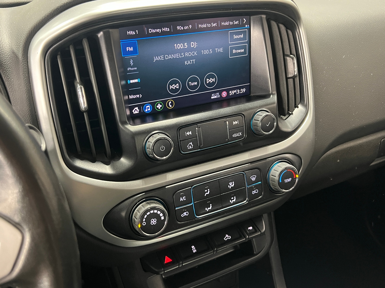 Thumbnail: 2022 Chevrolet Colorado - 4