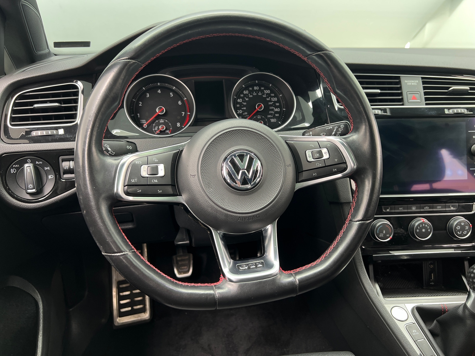 Thumbnail: 2018 Volkswagen Golf - 5