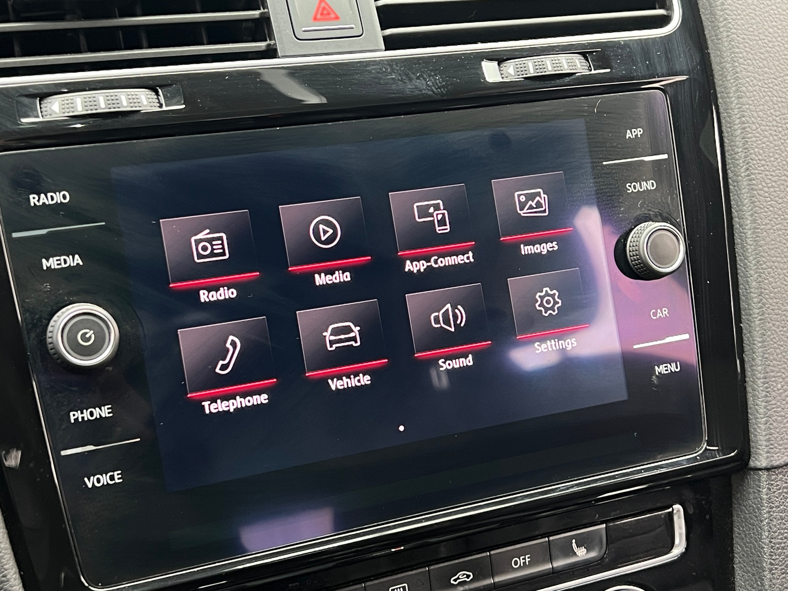 Thumbnail: 2018 Volkswagen Golf - 4