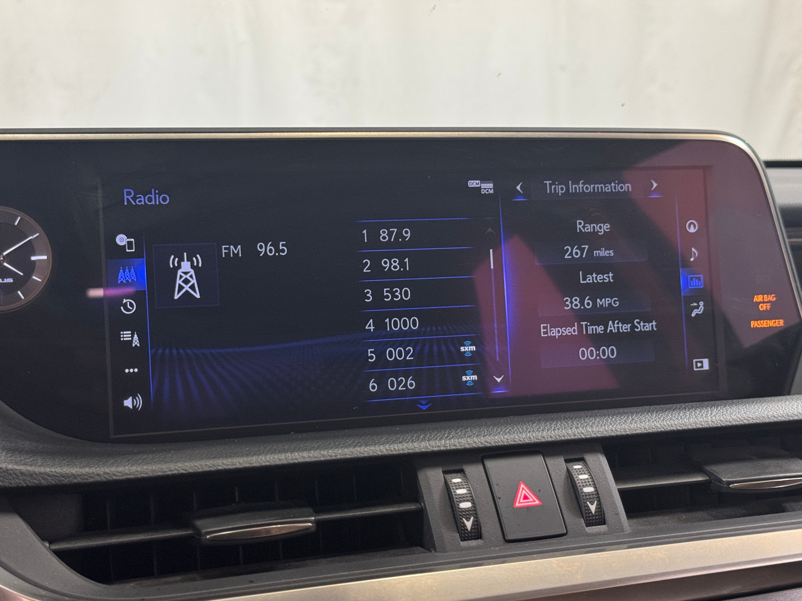 Thumbnail: 2021 Lexus ES - 3