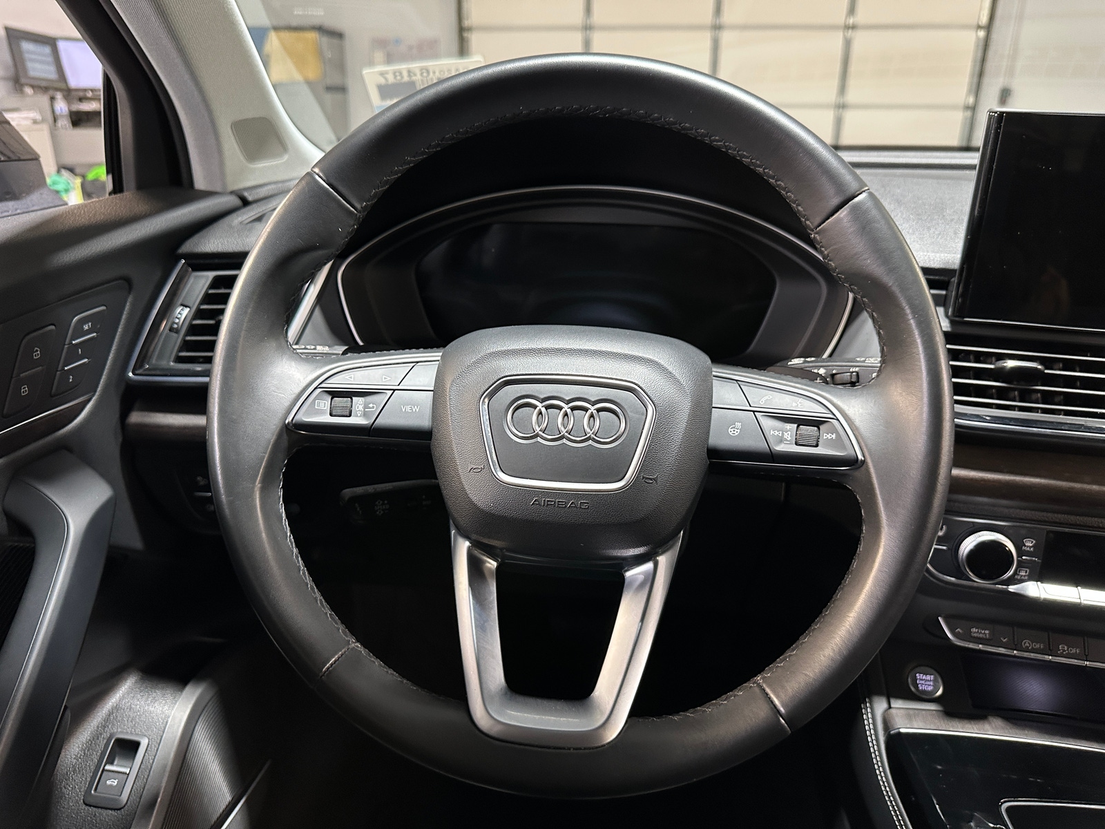 Thumbnail: 2023 Audi Q5 - 4