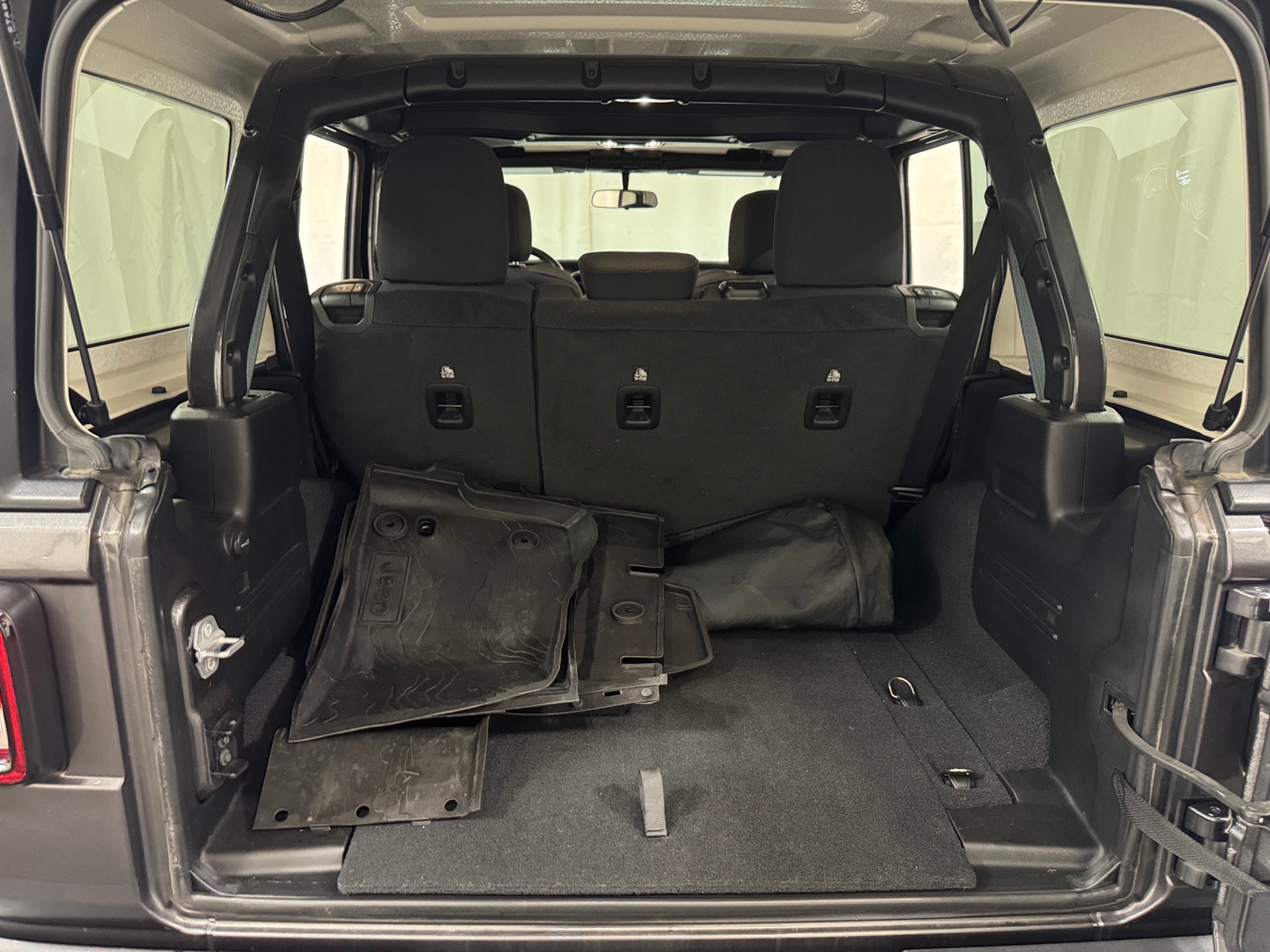 Thumbnail: 2022 Jeep Wrangler - 7