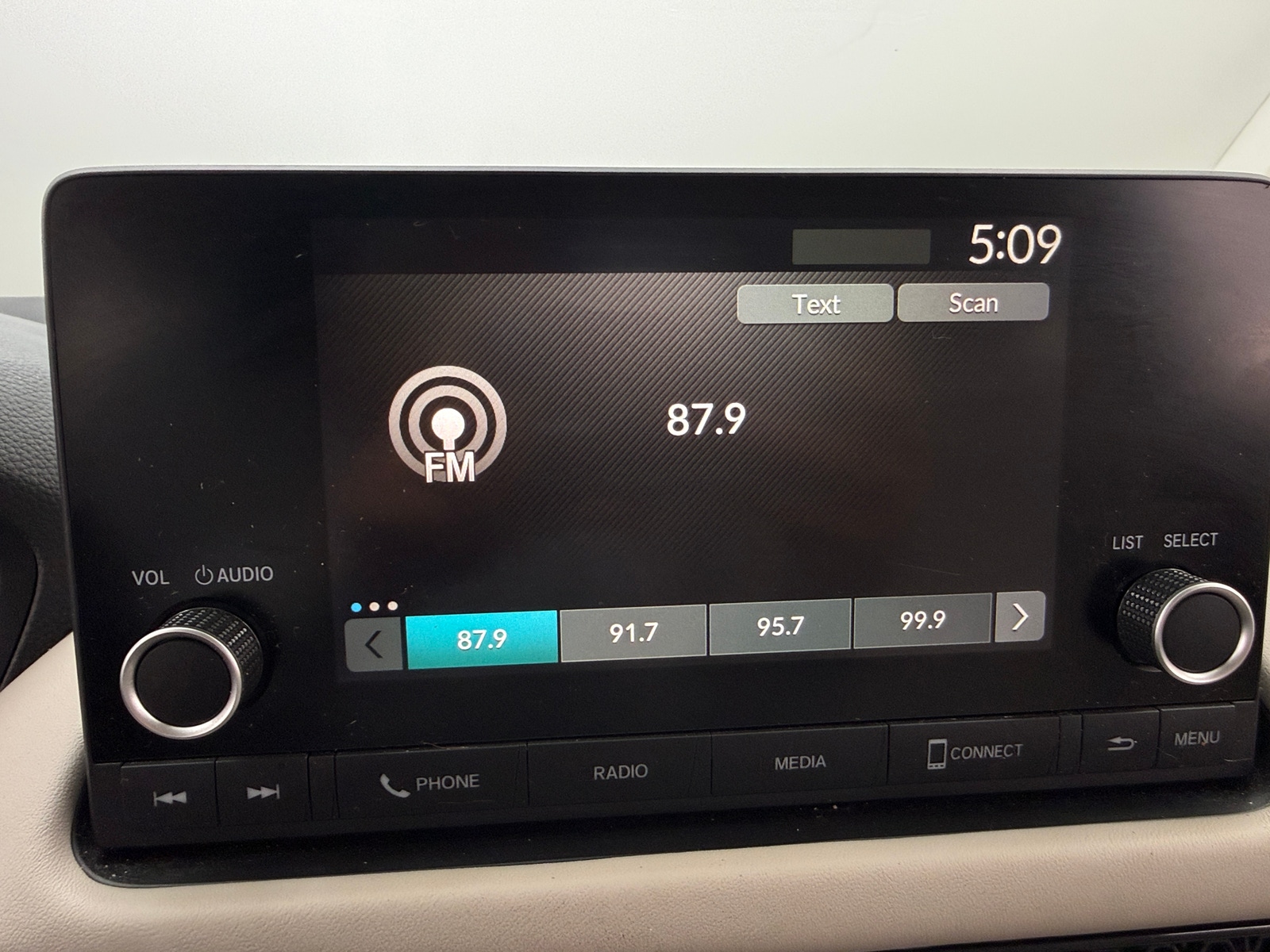 Thumbnail: 2023 Honda HR-V - 4