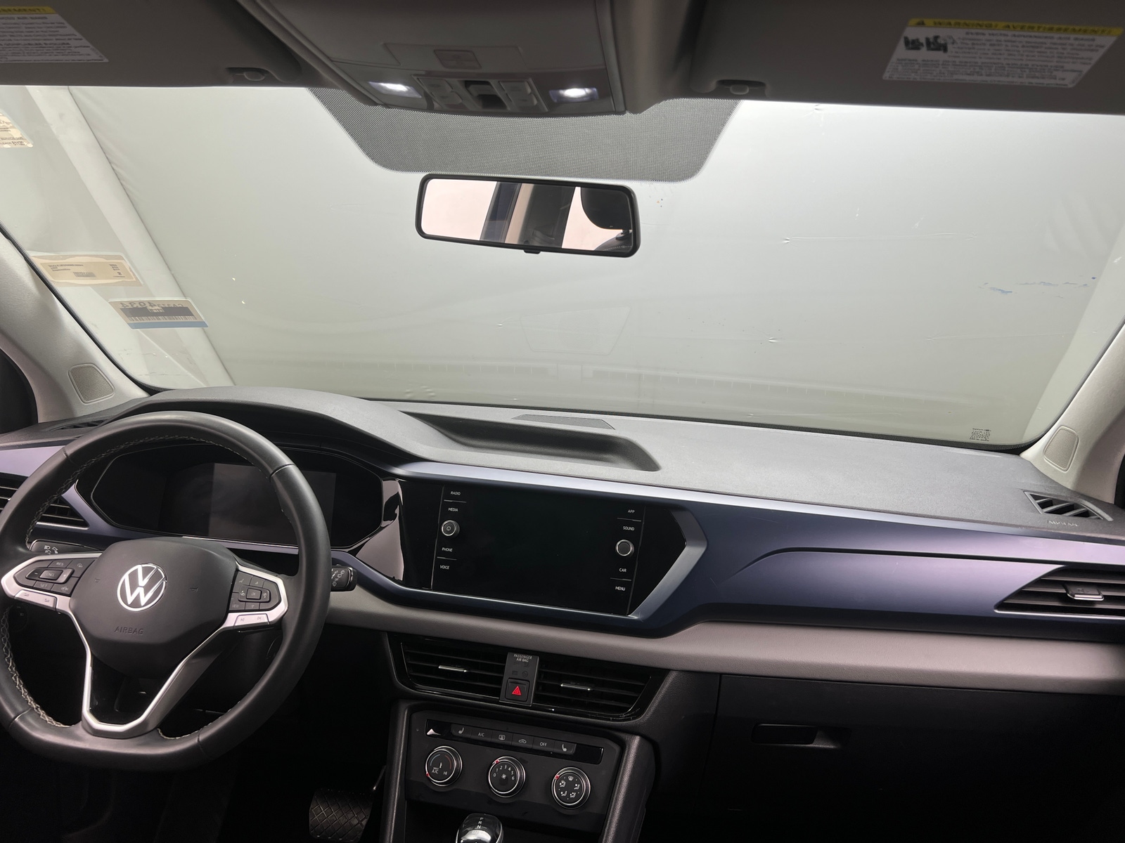 Thumbnail: 2022 Volkswagen Taos - 2