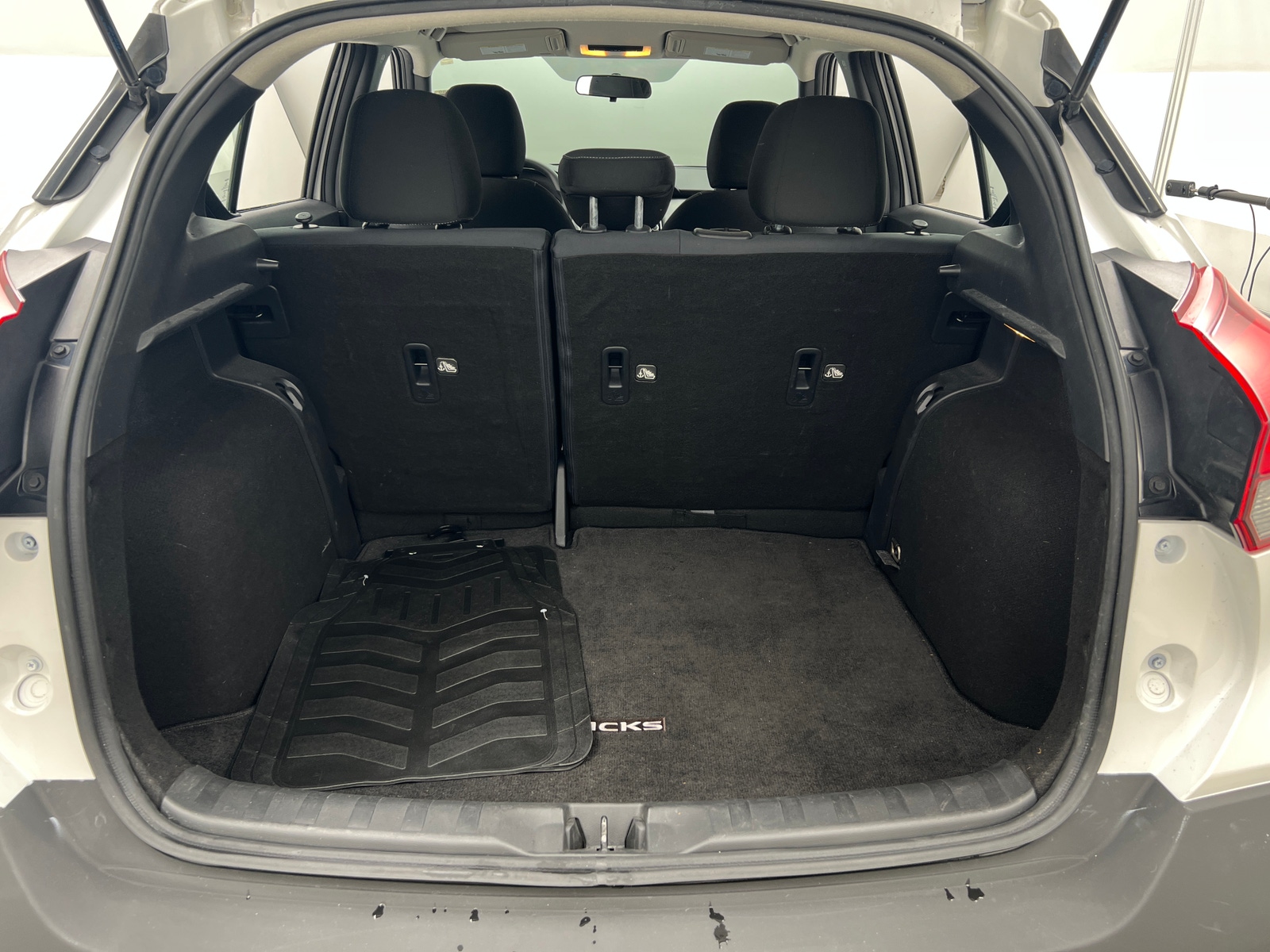 Thumbnail: 2019 Nissan Kicks - 7