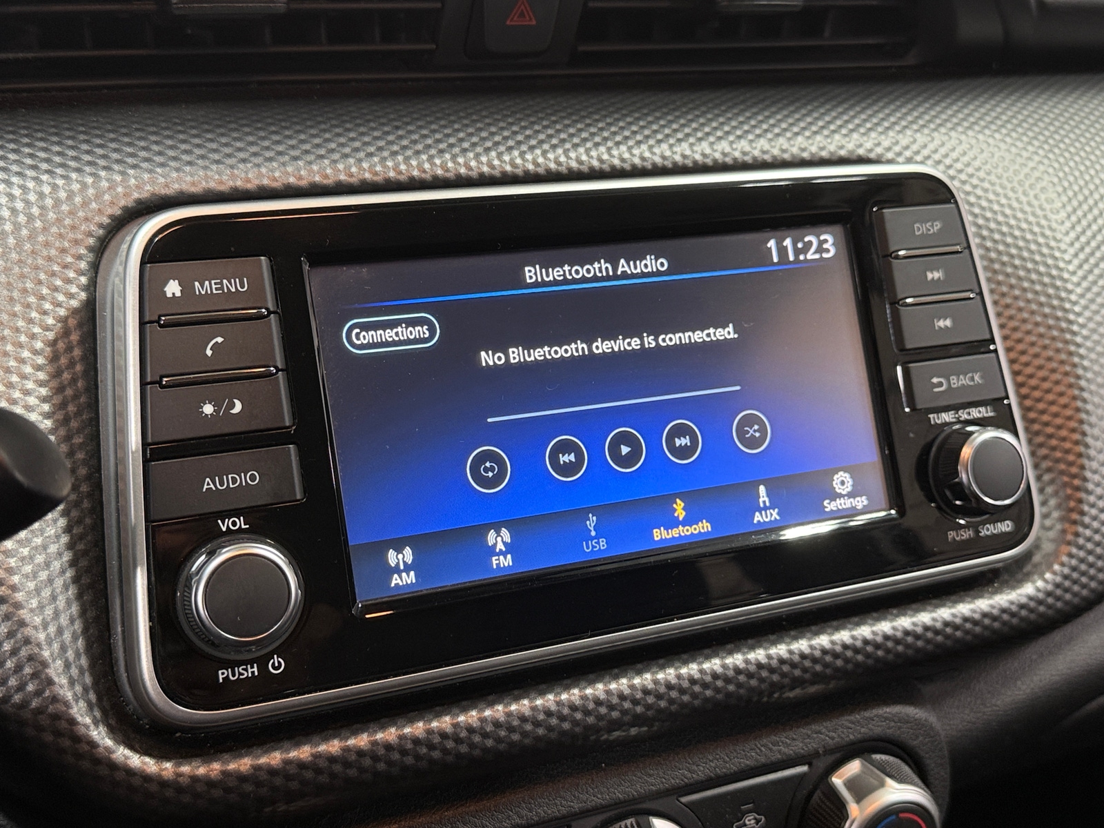 Thumbnail: 2019 Nissan Kicks - 4