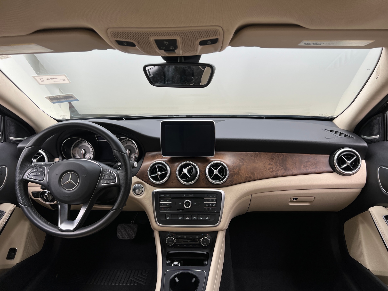 Thumbnail: 2016 Mercedes-Benz GLA - 2