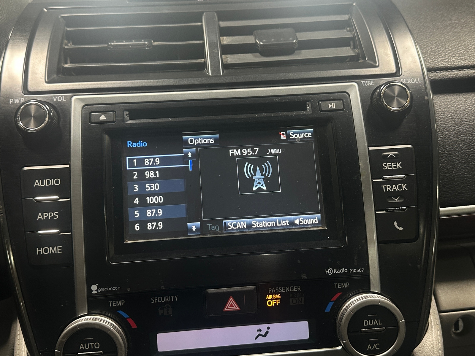 Thumbnail: 2014 Toyota Camry - 4