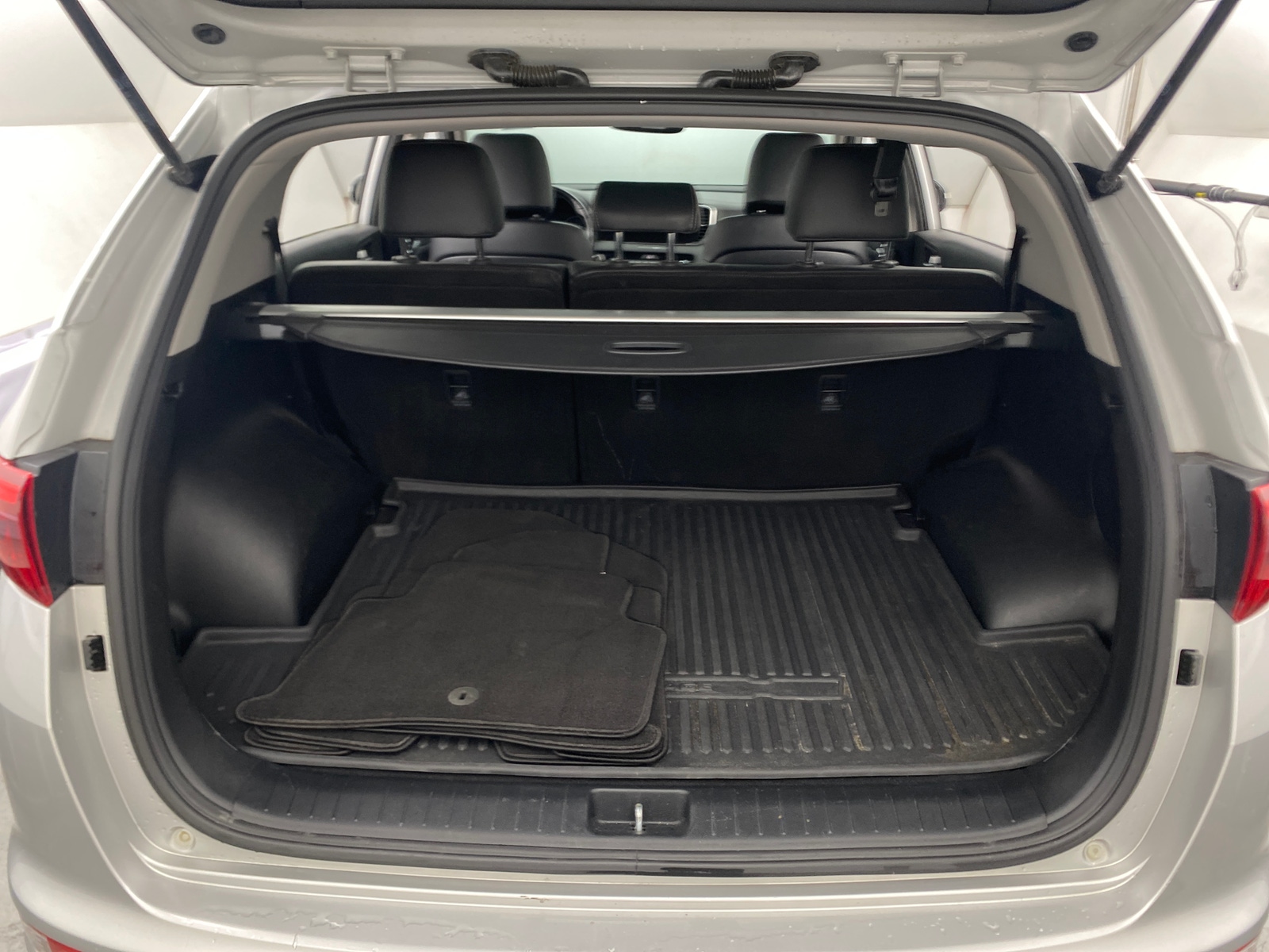 Thumbnail: 2019 Kia Sportage - 6