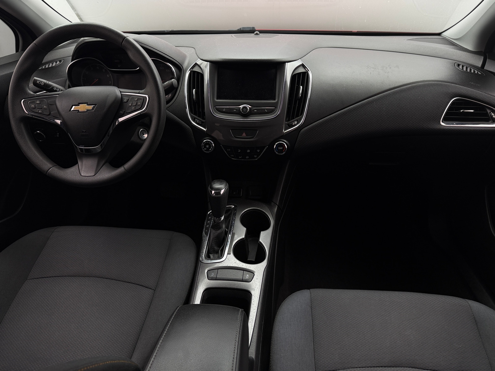 Thumbnail: 2019 Chevrolet Cruze - 3